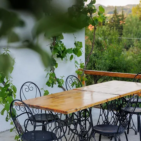 Semesterbostad Hillside Kruna