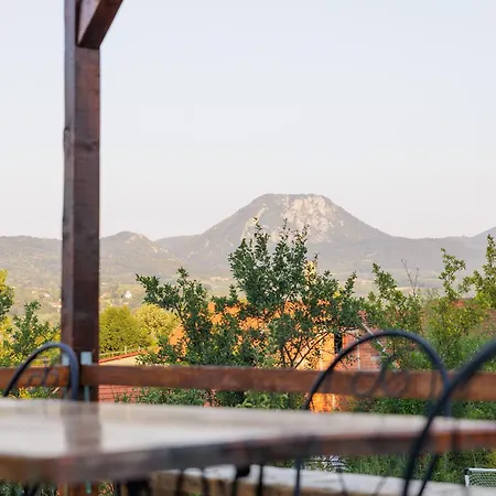 Semesterbostad Hillside Kruna *